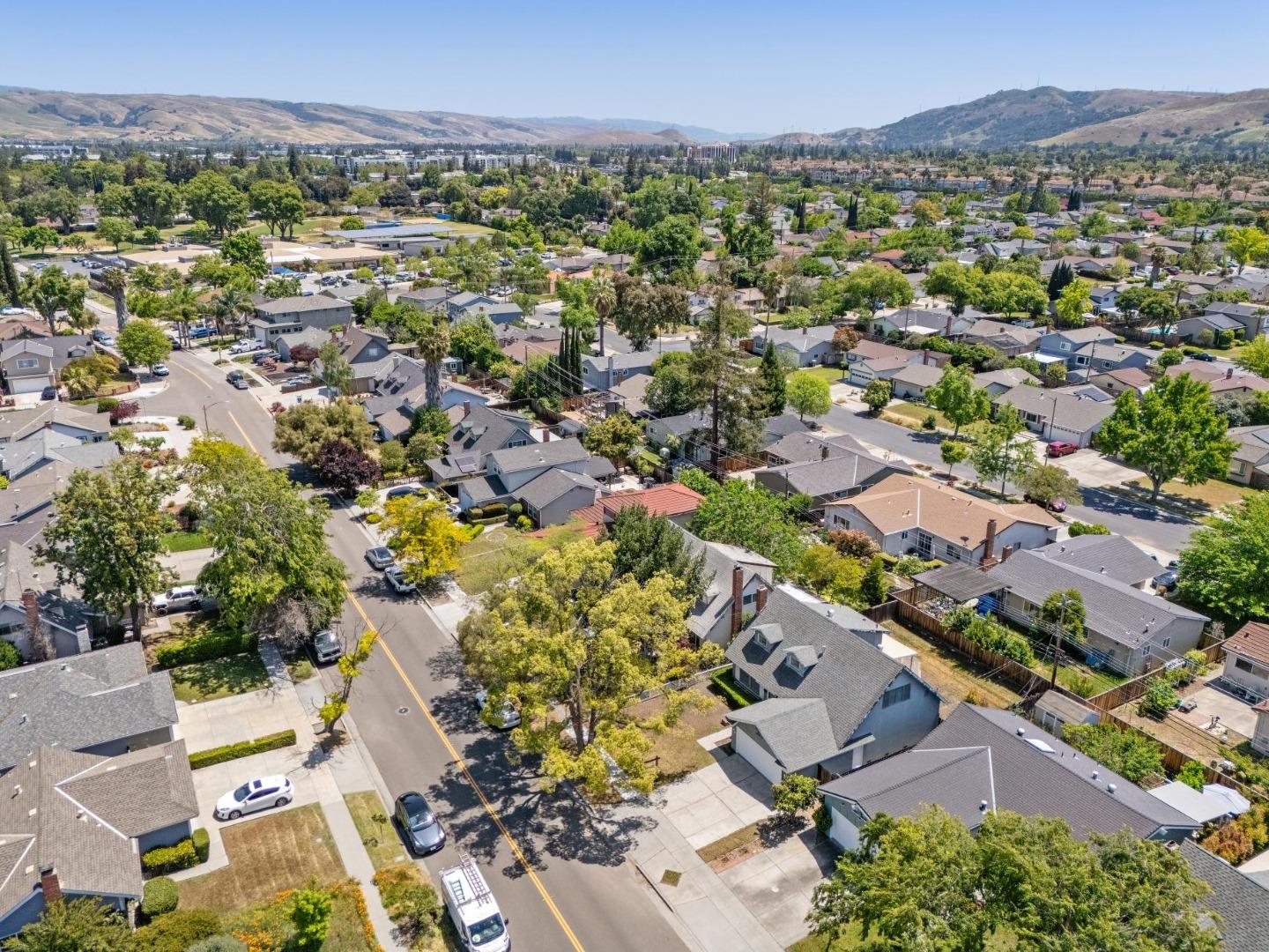 Detail Gallery Image 10 of 59 For 260 Bangor Ave, San Jose,  CA 95123 - 3 Beds | 2 Baths
