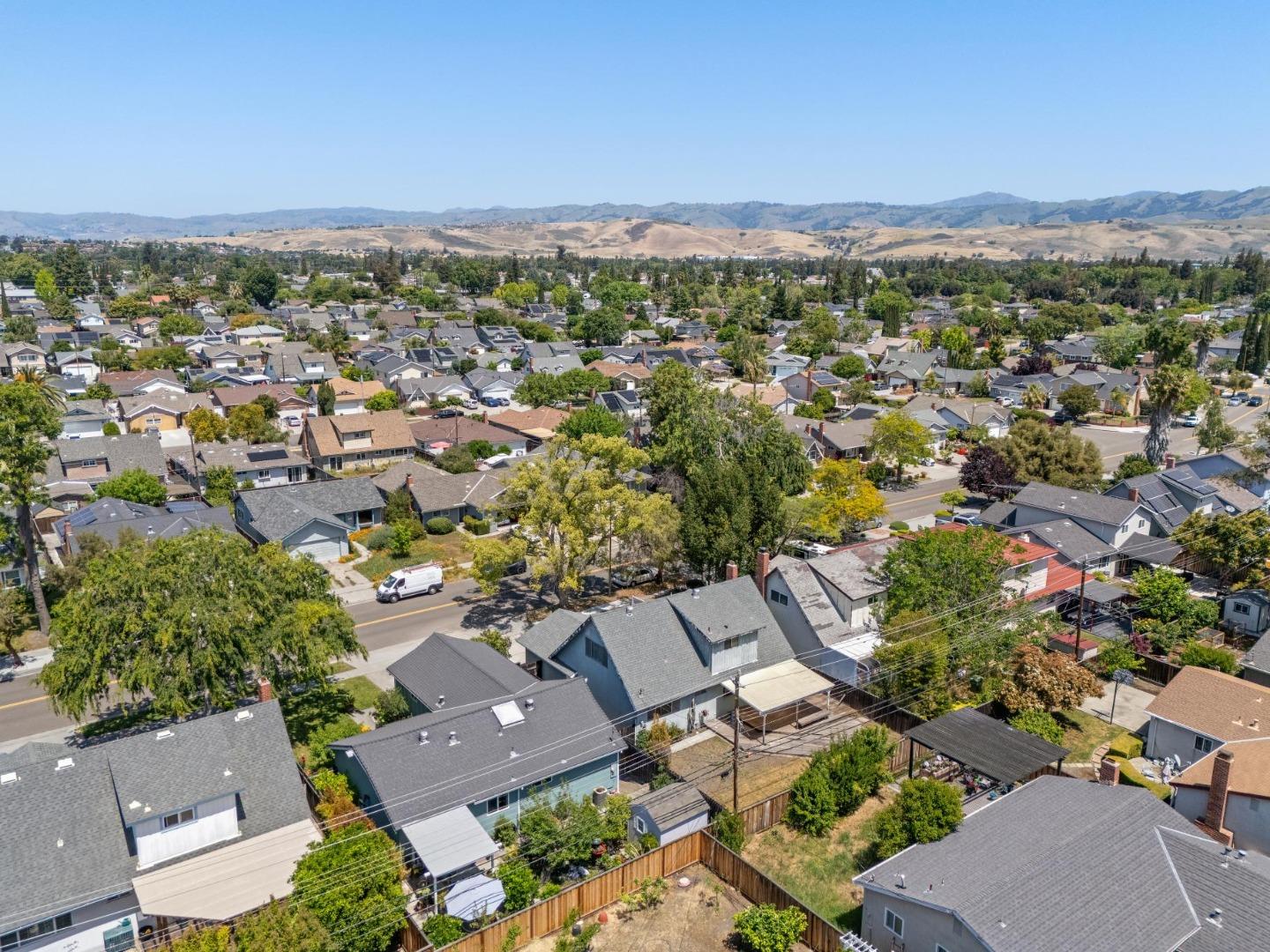 Detail Gallery Image 11 of 59 For 260 Bangor Ave, San Jose,  CA 95123 - 3 Beds | 2 Baths