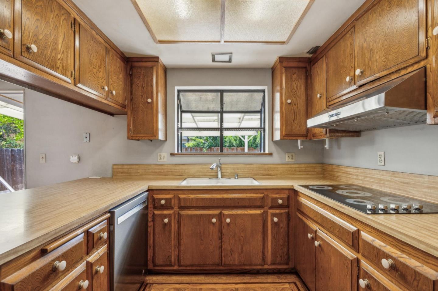Detail Gallery Image 28 of 59 For 260 Bangor Ave, San Jose,  CA 95123 - 3 Beds | 2 Baths