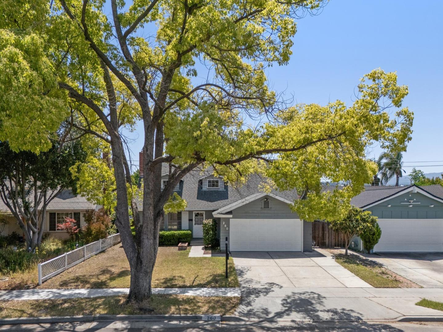 Detail Gallery Image 4 of 59 For 260 Bangor Ave, San Jose,  CA 95123 - 3 Beds | 2 Baths