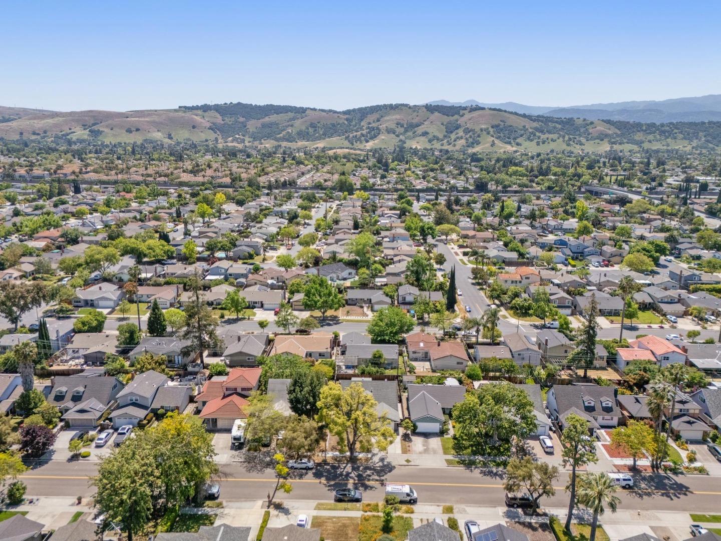 Detail Gallery Image 9 of 59 For 260 Bangor Ave, San Jose,  CA 95123 - 3 Beds | 2 Baths