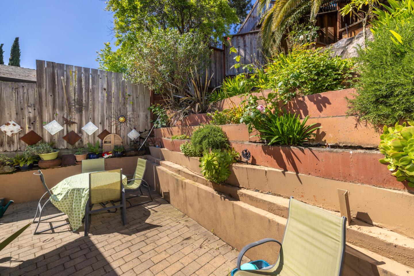 Detail Gallery Image 14 of 14 For 222 Hillcrest Rd, San Carlos,  CA 94070 - 3 Beds | 2 Baths