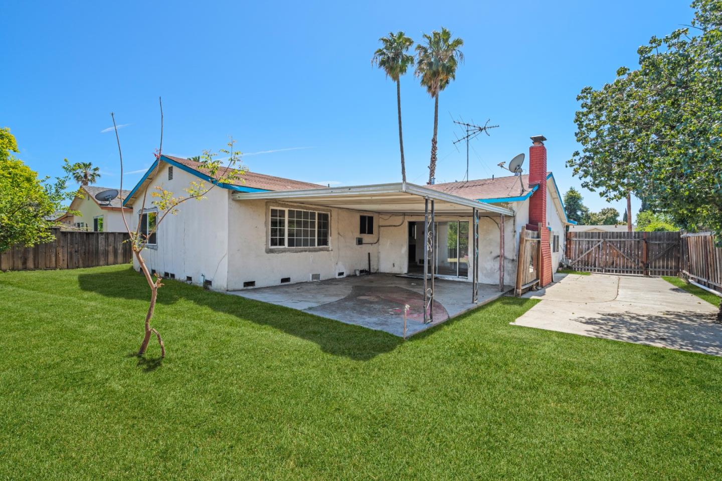 Detail Gallery Image 9 of 13 For 1750 Leeward Dr, San Jose,  CA 95122 - 5 Beds | 3 Baths
