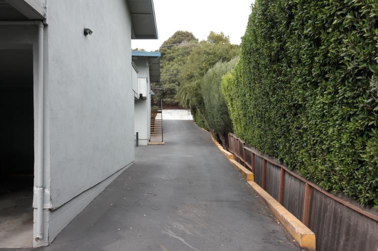 Detail Gallery Image 12 of 15 For 2220 Lake Rd #D5,  Belmont,  CA 94002 - 1 Beds | 1 Baths