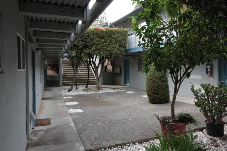 Detail Gallery Image 14 of 15 For 2220 Lake Rd #D5,  Belmont,  CA 94002 - 1 Beds | 1 Baths