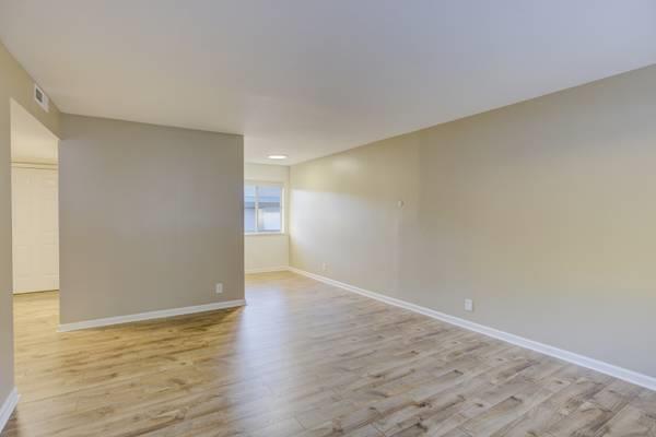 Detail Gallery Image 5 of 15 For 2220 Lake Rd #D5,  Belmont,  CA 94002 - 1 Beds | 1 Baths