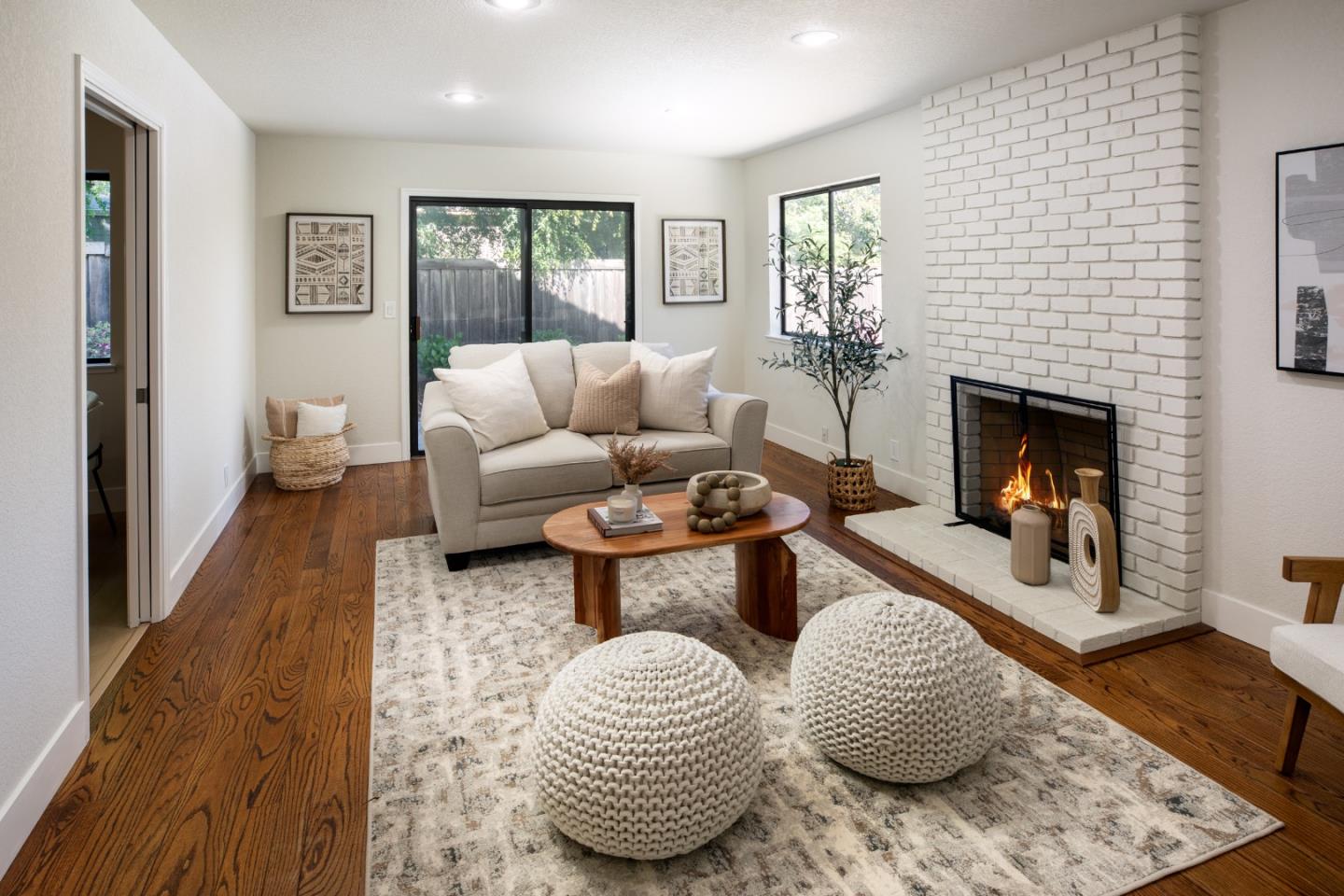 Detail Gallery Image 10 of 30 For 867 Norfolk Pine Ave, Sunnyvale,  CA 94087 - 5 Beds | 2/1 Baths
