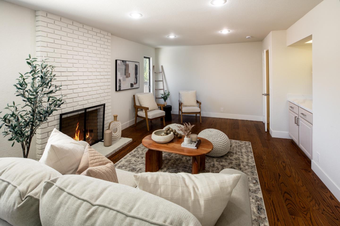 Detail Gallery Image 11 of 30 For 867 Norfolk Pine Ave, Sunnyvale,  CA 94087 - 5 Beds | 2/1 Baths