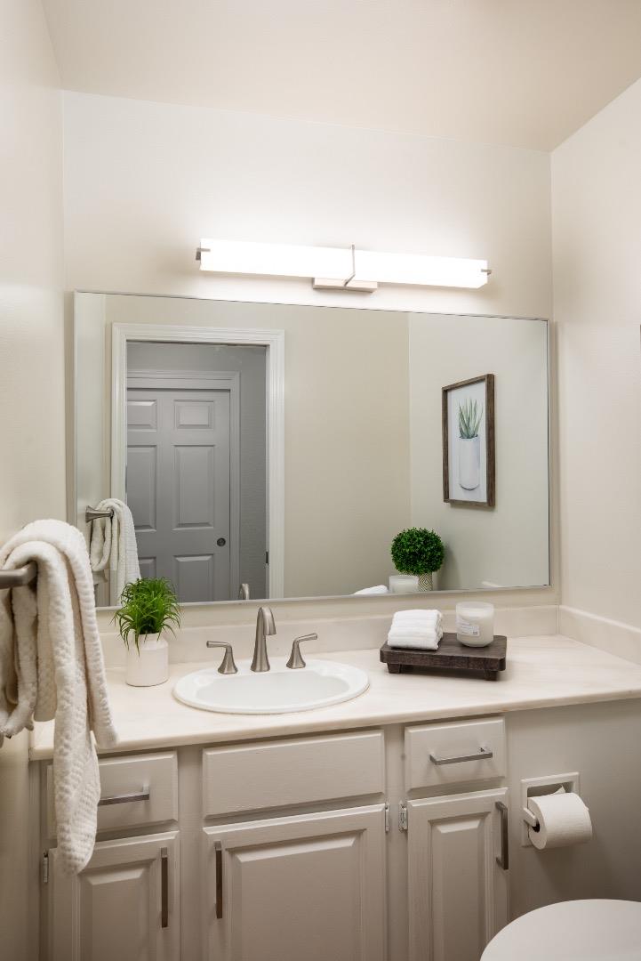 Detail Gallery Image 13 of 30 For 867 Norfolk Pine Ave, Sunnyvale,  CA 94087 - 5 Beds | 2/1 Baths