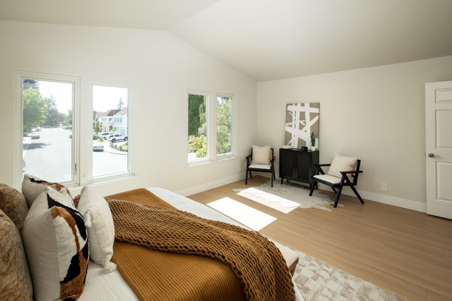 Detail Gallery Image 16 of 30 For 867 Norfolk Pine Ave, Sunnyvale,  CA 94087 - 5 Beds | 2/1 Baths