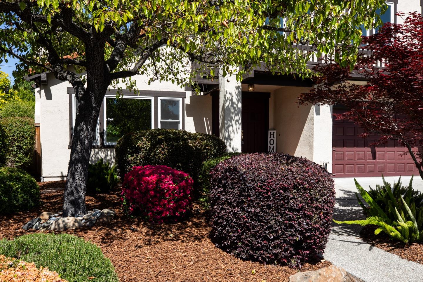 Detail Gallery Image 2 of 30 For 867 Norfolk Pine Ave, Sunnyvale,  CA 94087 - 5 Beds | 2/1 Baths