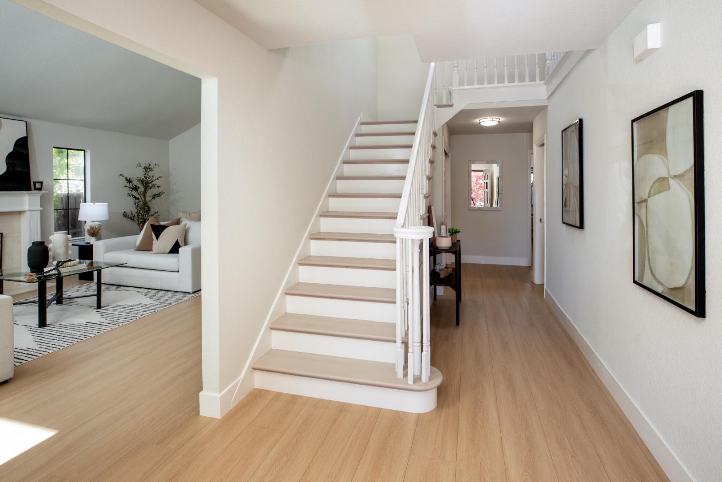 Detail Gallery Image 3 of 30 For 867 Norfolk Pine Ave, Sunnyvale,  CA 94087 - 5 Beds | 2/1 Baths