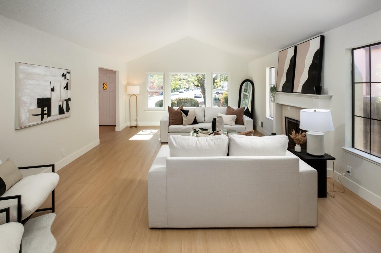Detail Gallery Image 5 of 30 For 867 Norfolk Pine Ave, Sunnyvale,  CA 94087 - 5 Beds | 2/1 Baths