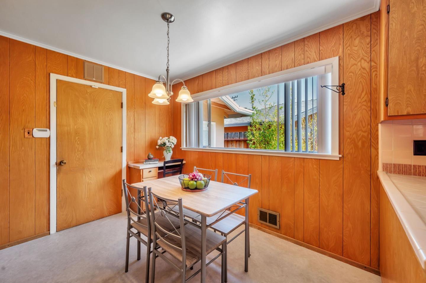 Detail Gallery Image 10 of 32 For 3320 Crestmoor Dr, San Bruno,  CA 94066 - 3 Beds | 2 Baths