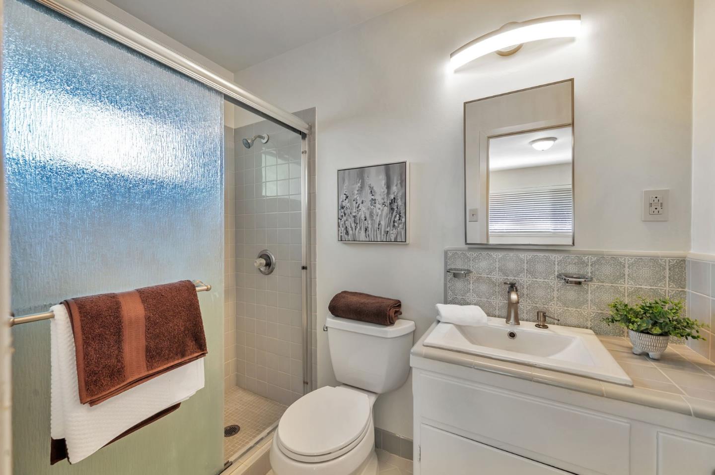 Detail Gallery Image 16 of 32 For 3320 Crestmoor Dr, San Bruno,  CA 94066 - 3 Beds | 2 Baths