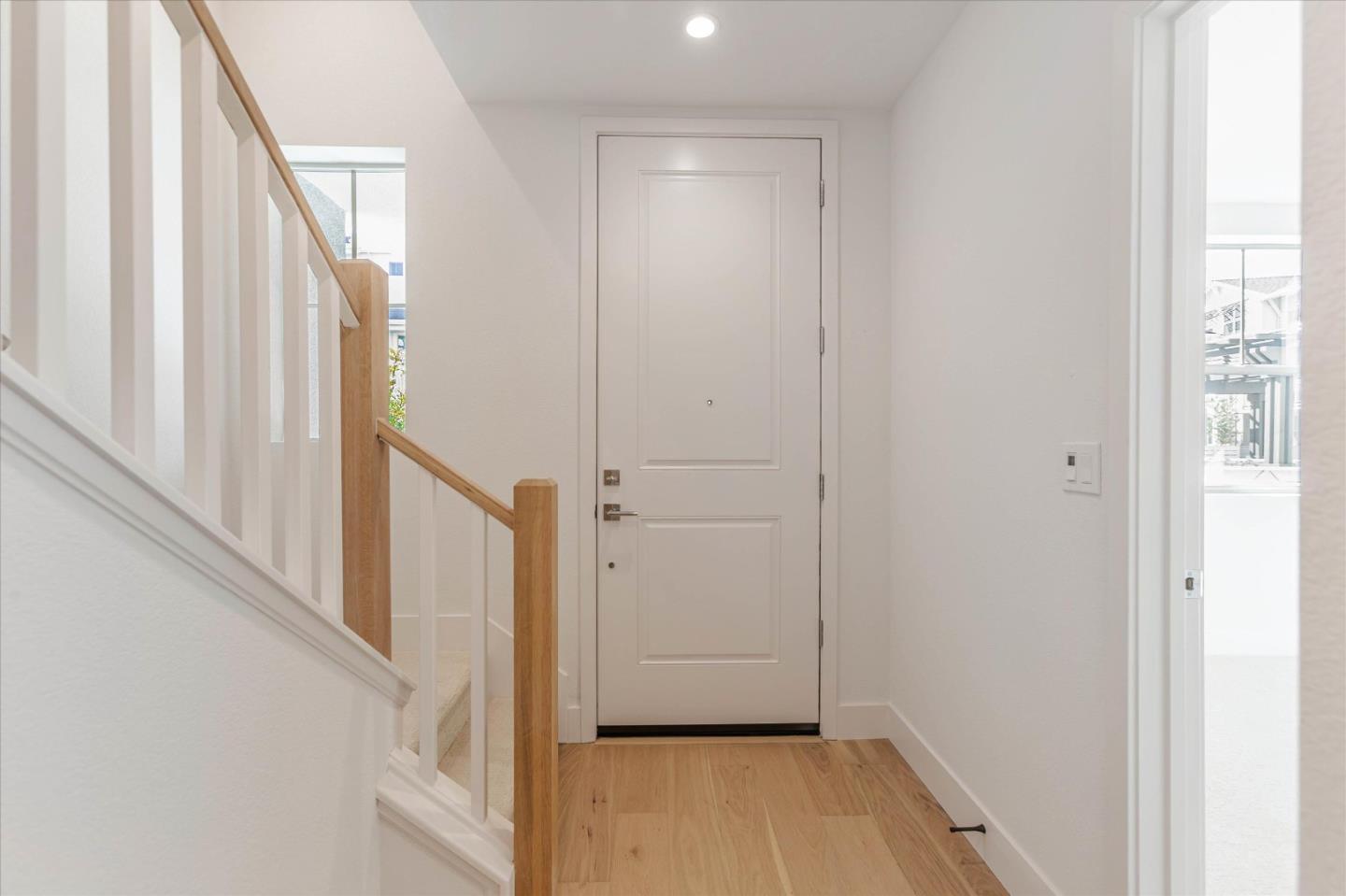 Detail Gallery Image 2 of 8 For 212 Oak Cir, Walnut Creek,  CA 94597 - 3 Beds | 3/1 Baths