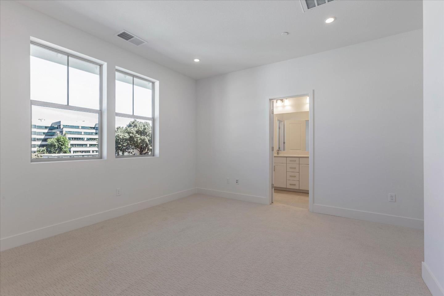 Detail Gallery Image 7 of 8 For 212 Oak Cir, Walnut Creek,  CA 94597 - 3 Beds | 3/1 Baths