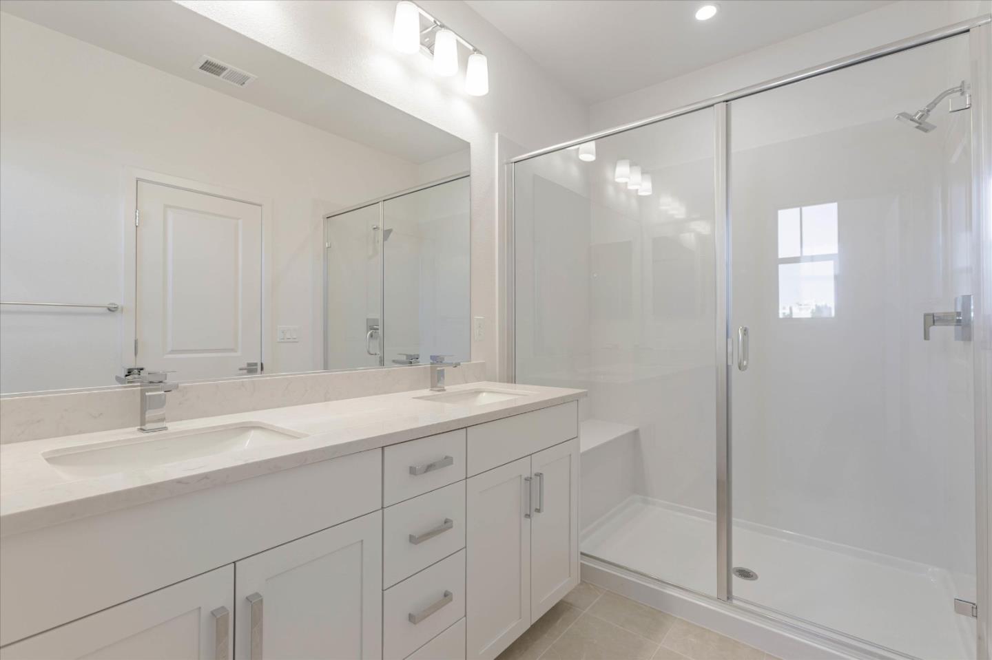 Detail Gallery Image 8 of 8 For 212 Oak Cir, Walnut Creek,  CA 94597 - 3 Beds | 3/1 Baths