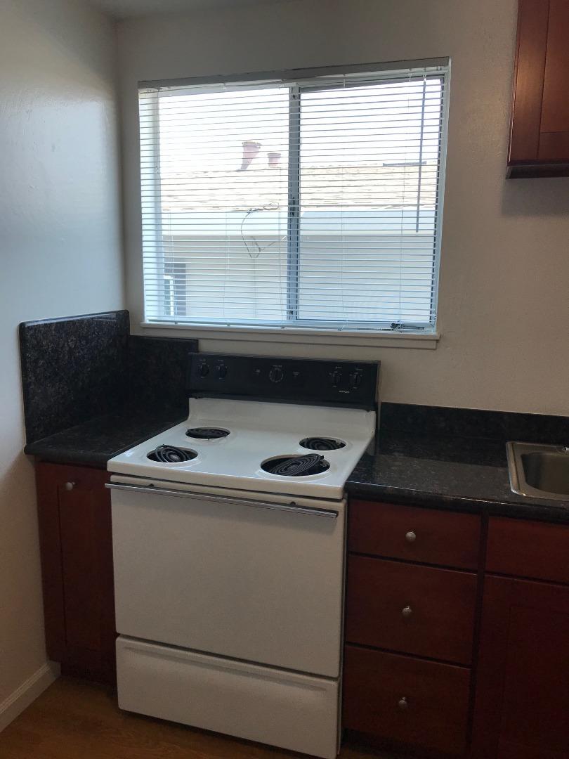 Detail Gallery Image 9 of 13 For 88 Linden Ave #1,  San Bruno,  CA 94066 - 2 Beds | 1 Baths