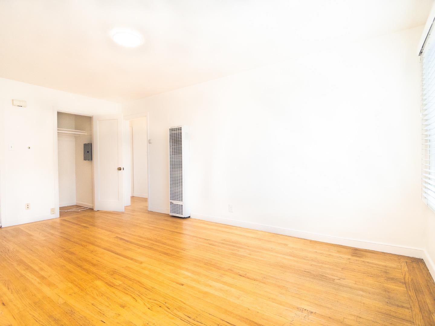 Detail Gallery Image 3 of 12 For 404 Spruce Ave #3,  South San Francisco,  CA 94080 - 1 Beds | 1 Baths