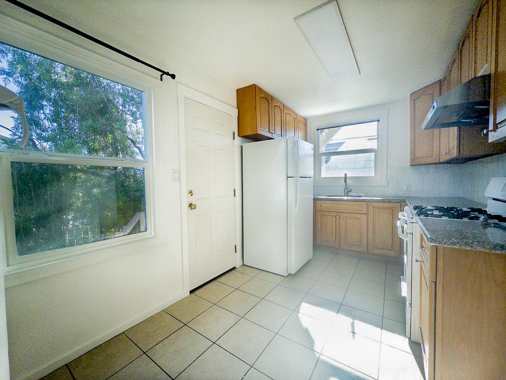 Detail Gallery Image 4 of 12 For 404 Spruce Ave #3,  South San Francisco,  CA 94080 - 1 Beds | 1 Baths