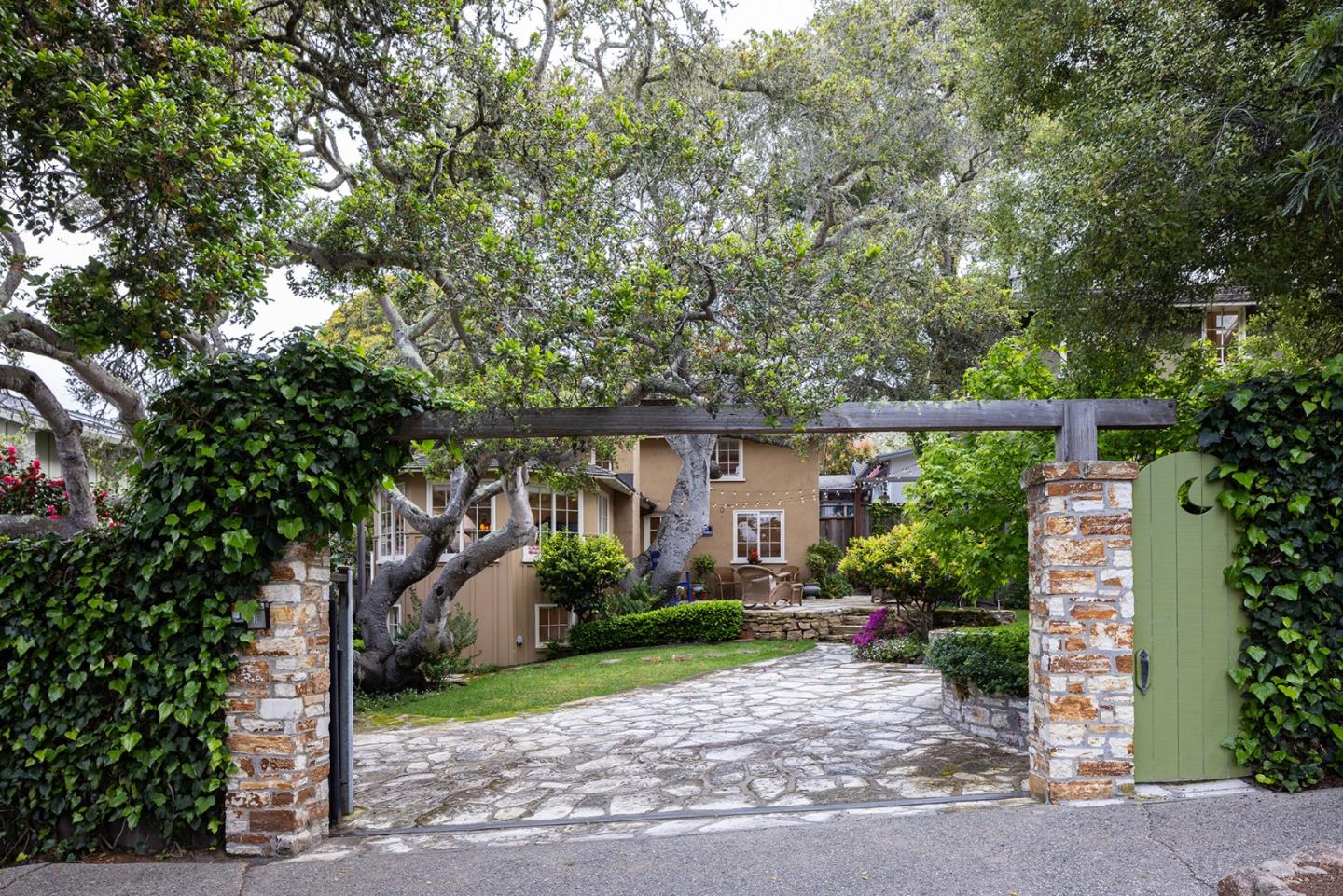 Detail Gallery Image 2 of 38 For 0 Nw Corner Casanova & Ocean Ave, Carmel,  CA 93923 - 8 Beds | 5 Baths