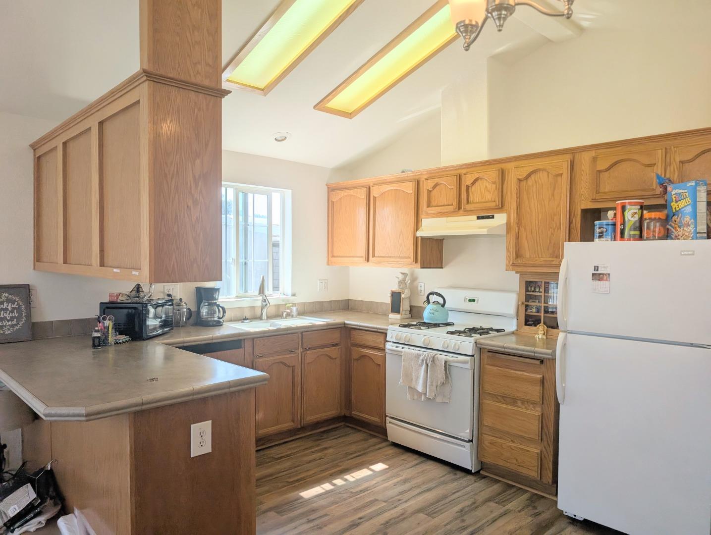 Detail Gallery Image 3 of 7 For 1201 Sycamore Ter #92,  Sunnyvale,  CA 94086 - 2 Beds | 1 Baths