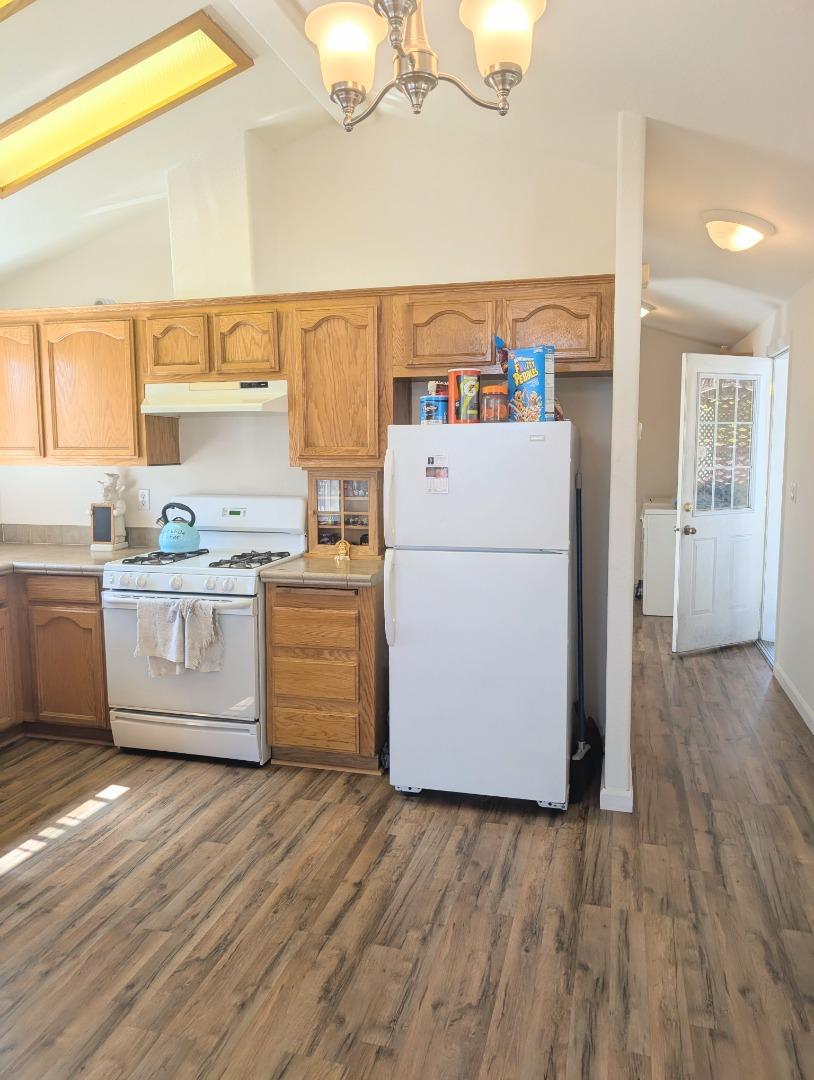Detail Gallery Image 4 of 7 For 1201 Sycamore Ter #92,  Sunnyvale,  CA 94086 - 2 Beds | 1 Baths