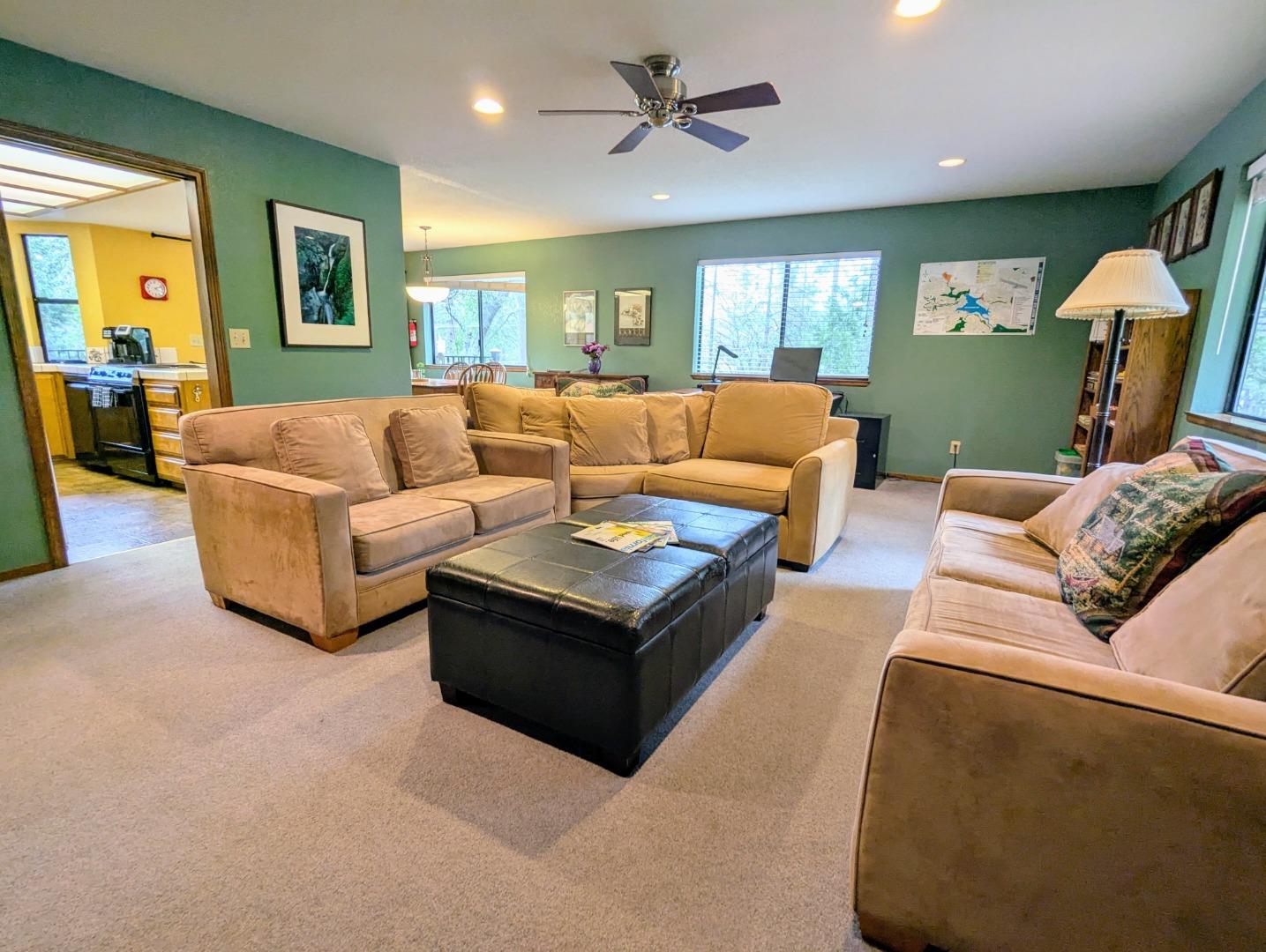 Detail Gallery Image 4 of 26 For 19709 Pine Mountain Dr, Groveland,  CA 95321 - 3 Beds | 3 Baths