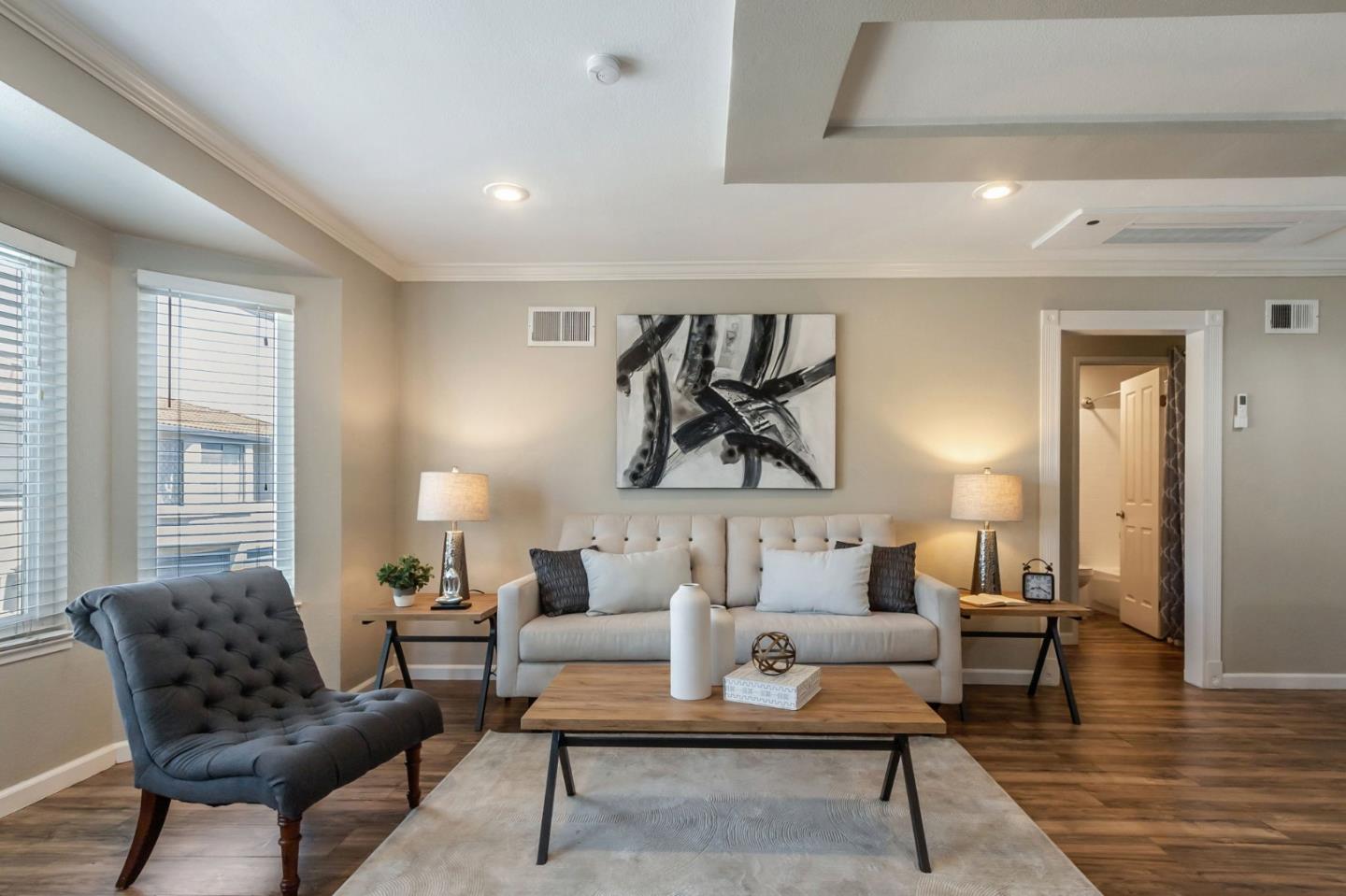 Detail Gallery Image 2 of 37 For 211 Kenbrook Cir Cl,  San Jose,  CA 95111 - 1 Beds | 1 Baths
