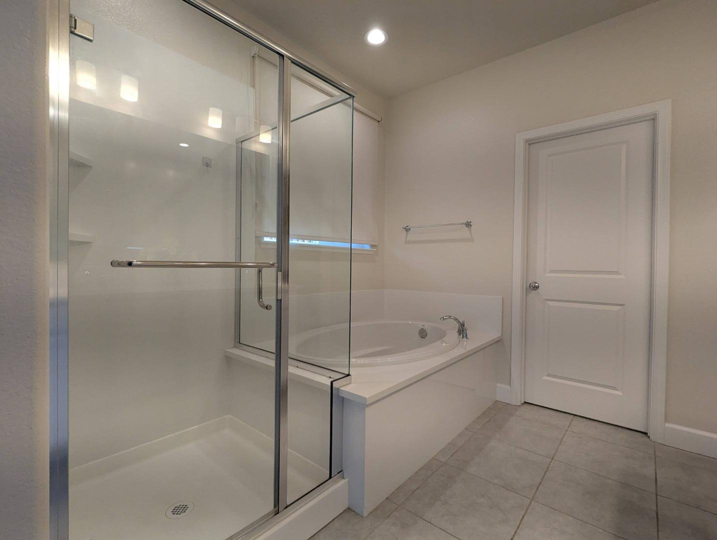 Detail Gallery Image 20 of 31 For 721 Segovia Dr, Hollister,  CA 95023 - 3 Beds | 3 Baths