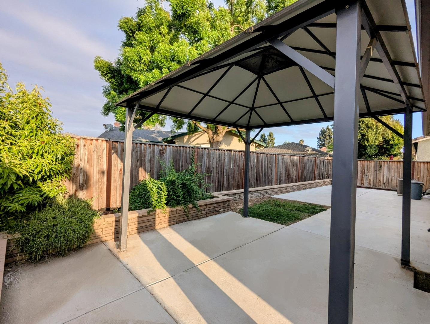 Detail Gallery Image 27 of 31 For 721 Segovia Dr, Hollister,  CA 95023 - 3 Beds | 3 Baths