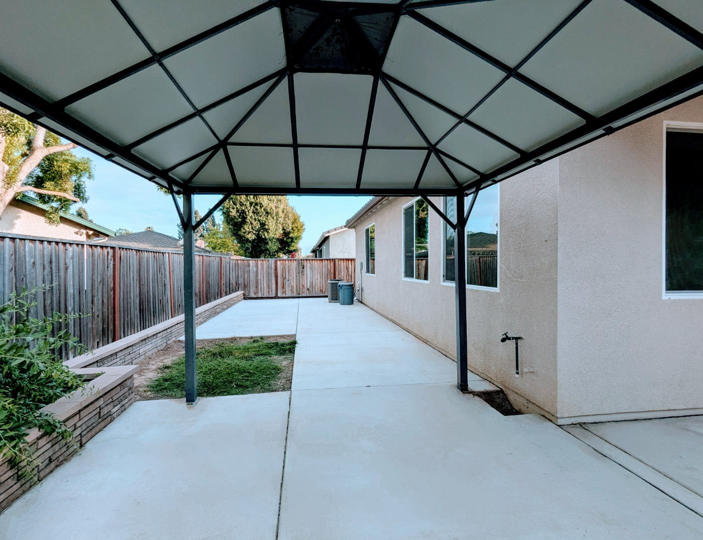 Detail Gallery Image 28 of 31 For 721 Segovia Dr, Hollister,  CA 95023 - 3 Beds | 3 Baths