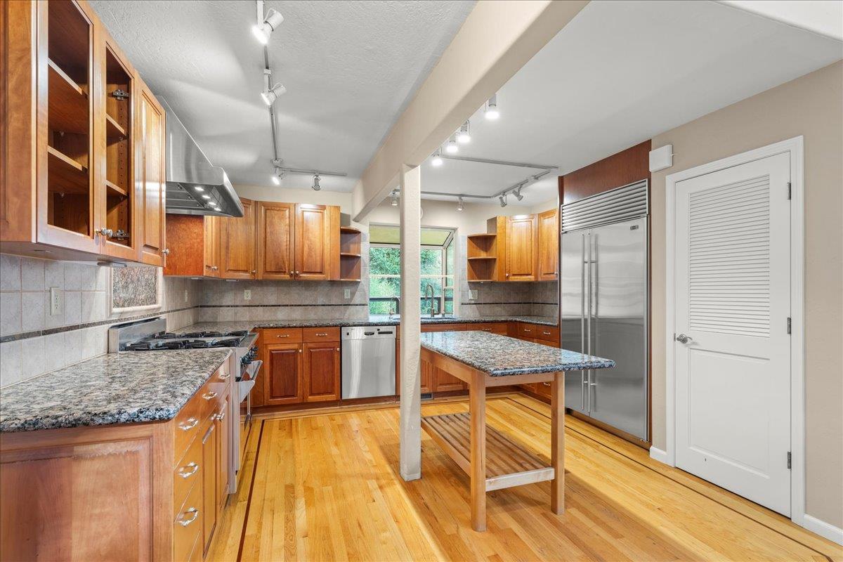 Detail Gallery Image 13 of 23 For 20910 Outer Zayante Rd, Los Gatos,  CA 95033 - 3 Beds | 1/1 Baths