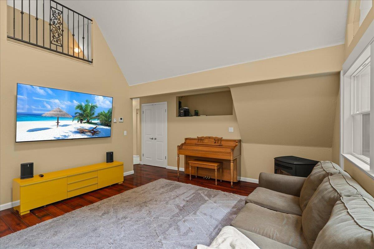 Detail Gallery Image 9 of 23 For 20910 Outer Zayante Rd, Los Gatos,  CA 95033 - 3 Beds | 1/1 Baths