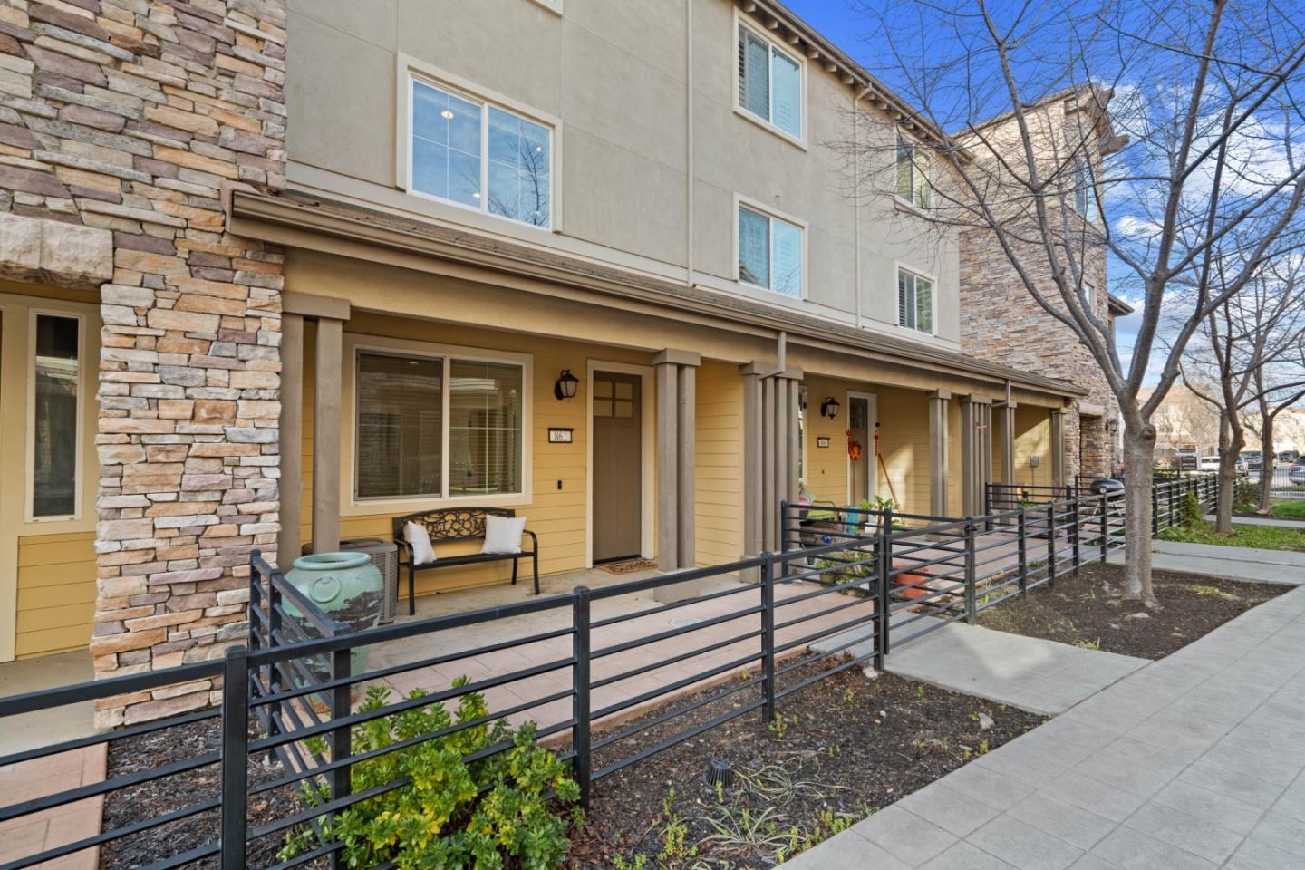 Detail Gallery Image 1 of 32 For 862 White Moonstone Loop, San Jose,  CA 95123 - 3 Beds | 3/1 Baths