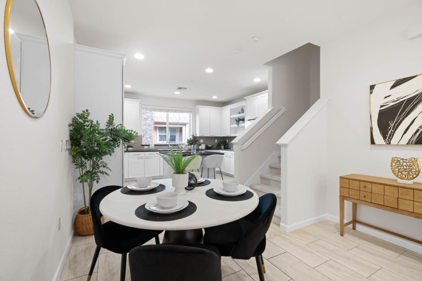 Detail Gallery Image 11 of 32 For 862 White Moonstone Loop, San Jose,  CA 95123 - 3 Beds | 3/1 Baths