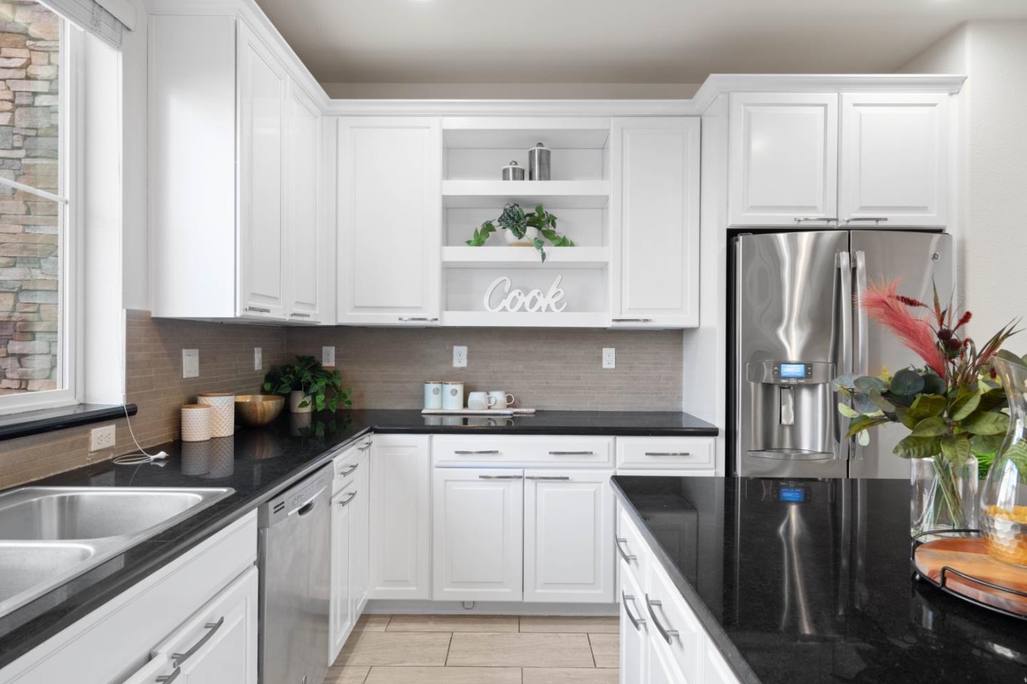 Detail Gallery Image 14 of 32 For 862 White Moonstone Loop, San Jose,  CA 95123 - 3 Beds | 3/1 Baths