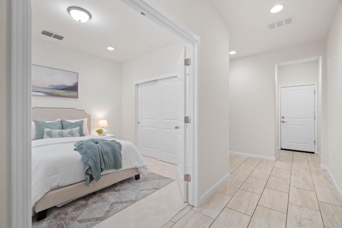 Detail Gallery Image 3 of 32 For 862 White Moonstone Loop, San Jose,  CA 95123 - 3 Beds | 3/1 Baths