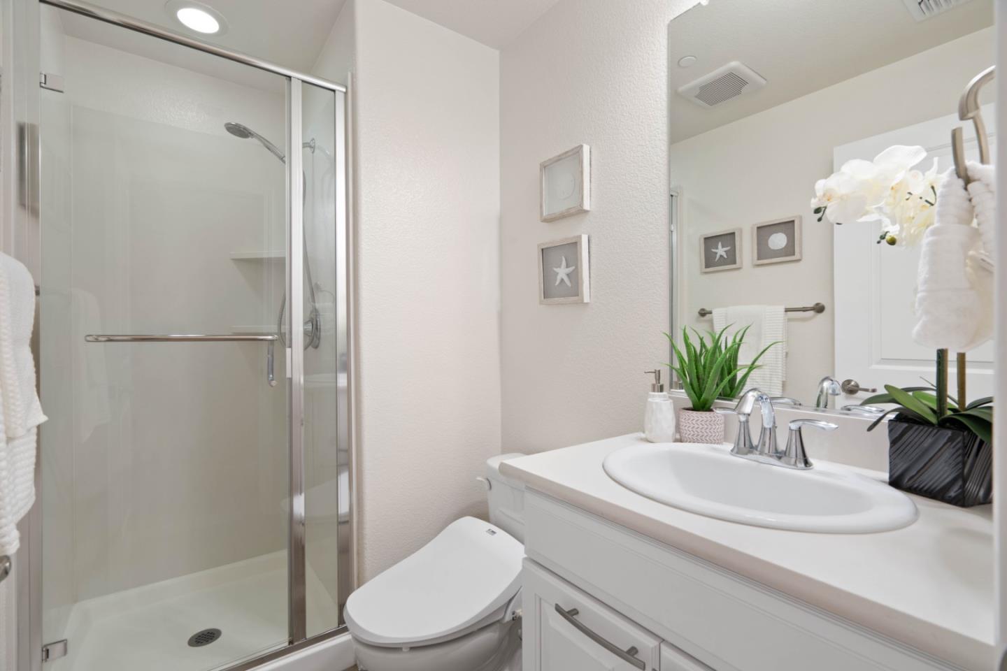 Detail Gallery Image 5 of 32 For 862 White Moonstone Loop, San Jose,  CA 95123 - 3 Beds | 3/1 Baths