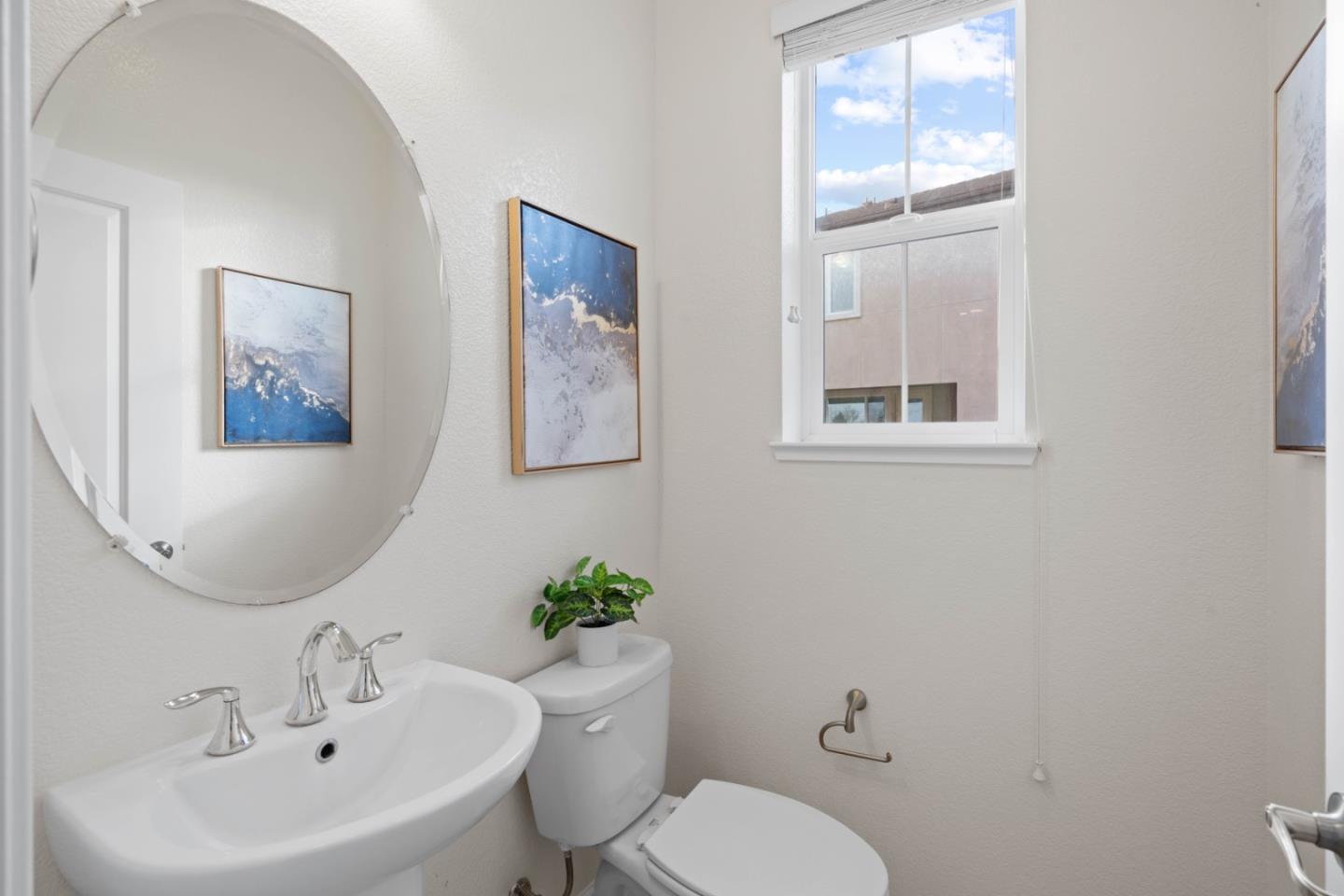 Detail Gallery Image 7 of 32 For 862 White Moonstone Loop, San Jose,  CA 95123 - 3 Beds | 3/1 Baths