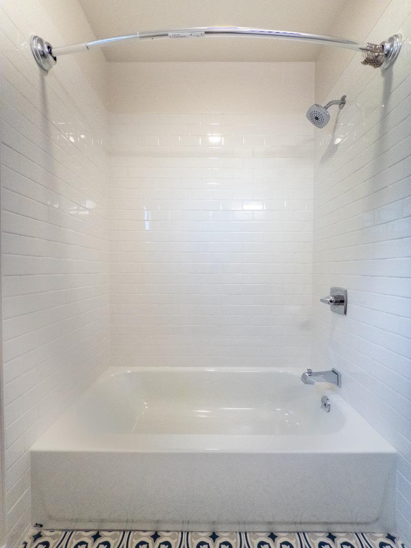 Detail Gallery Image 4 of 10 For 410 Spruce Ave #4,  South San Francisco,  CA 94080 - 11 Beds | 1 Baths