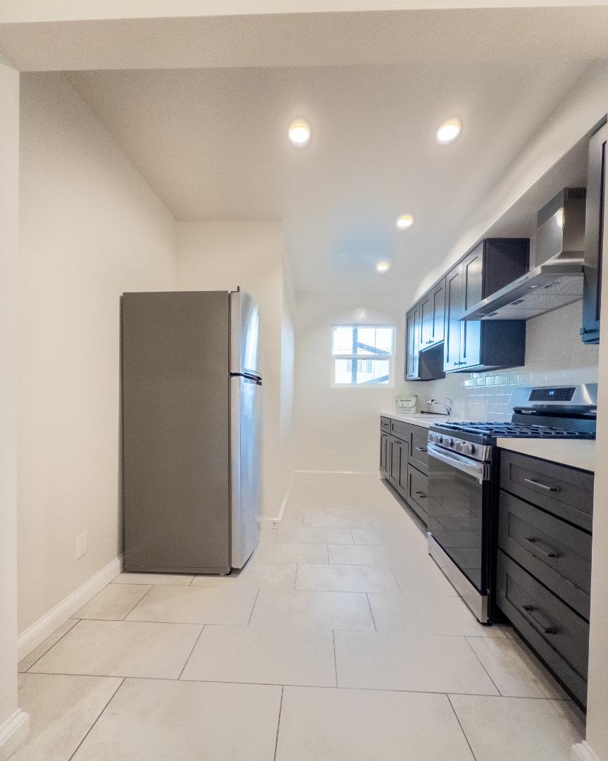 Detail Gallery Image 8 of 10 For 410 Spruce Ave #4,  South San Francisco,  CA 94080 - 11 Beds | 1 Baths