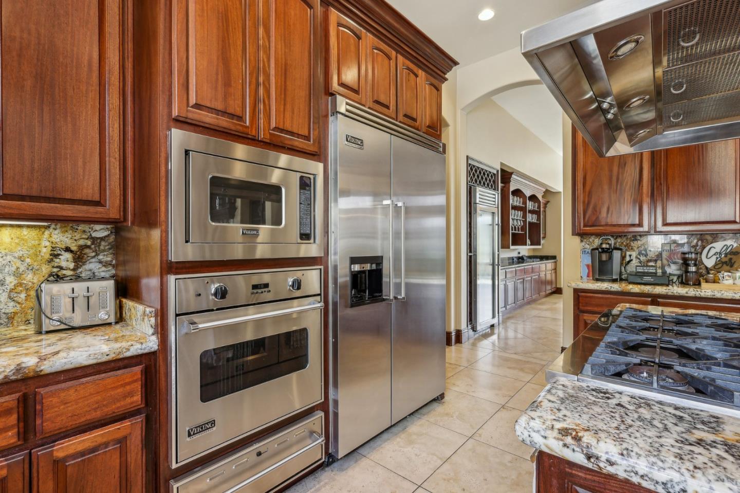 Detail Gallery Image 13 of 103 For 2995 Day Rd, Gilroy,  CA 95020 - 5 Beds | 4 Baths