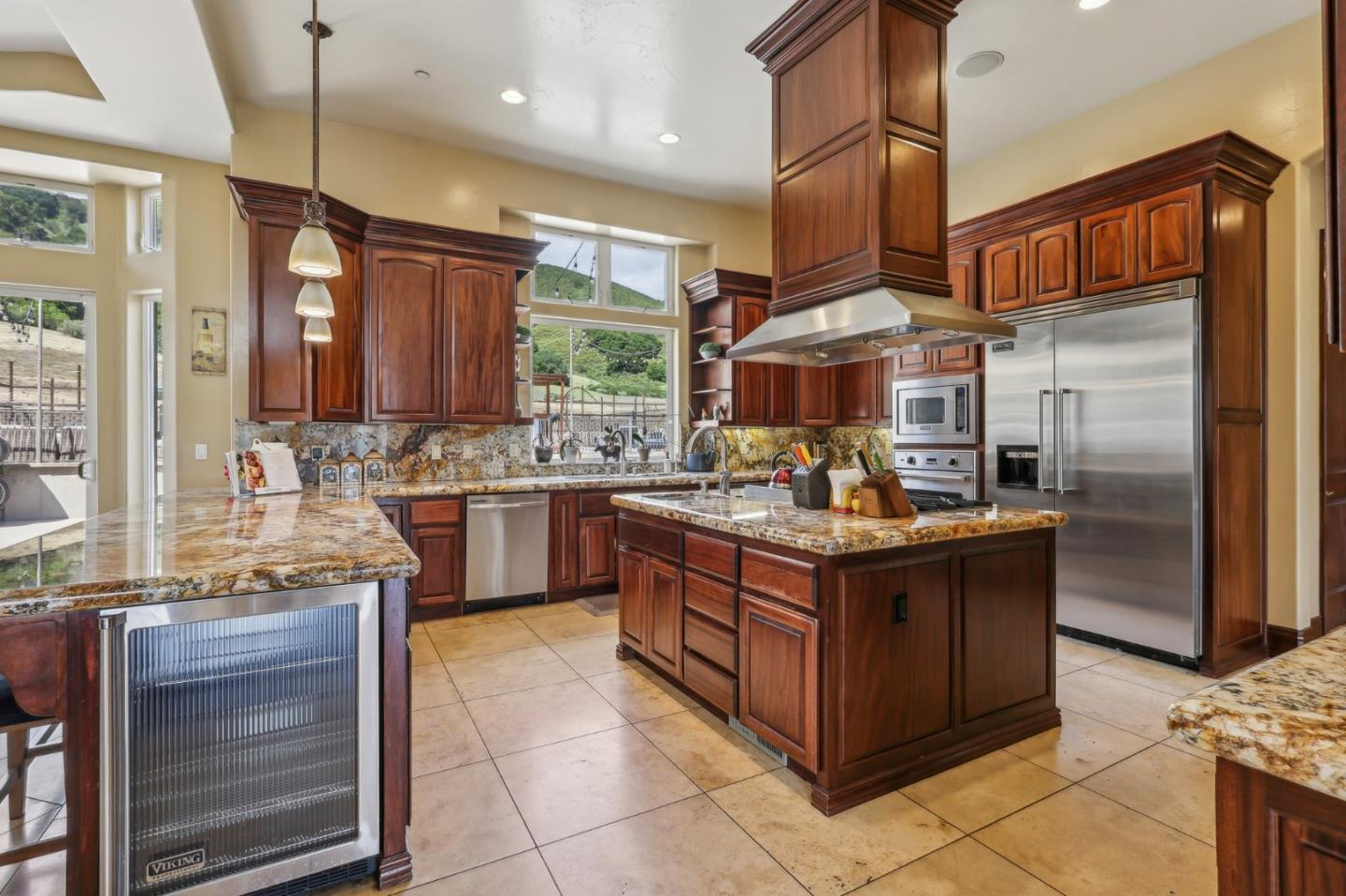 Detail Gallery Image 15 of 103 For 2995 Day Rd, Gilroy,  CA 95020 - 5 Beds | 4 Baths