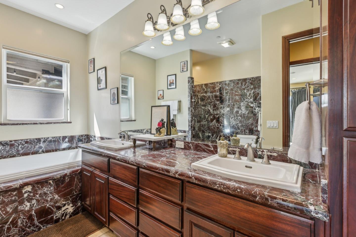 Detail Gallery Image 31 of 103 For 2995 Day Rd, Gilroy,  CA 95020 - 5 Beds | 4 Baths