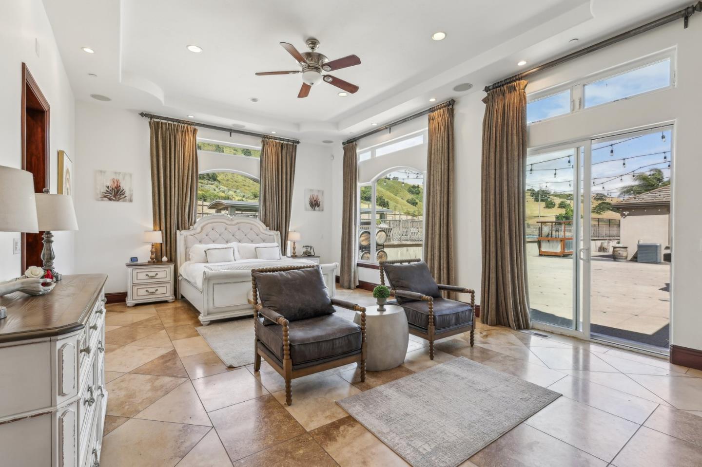 Detail Gallery Image 33 of 103 For 2995 Day Rd, Gilroy,  CA 95020 - 5 Beds | 4 Baths