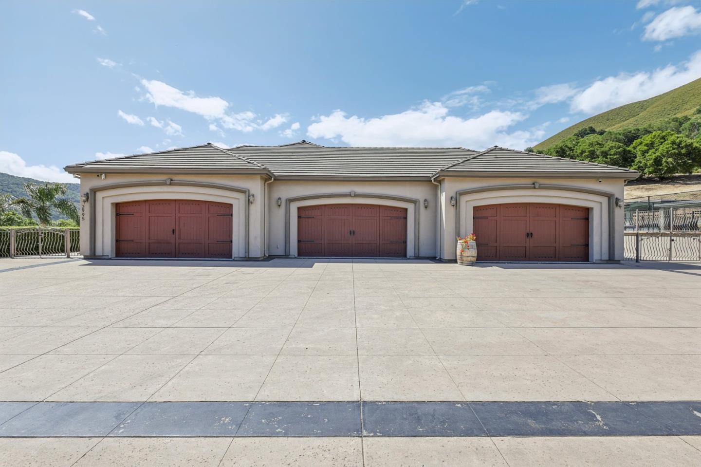 Detail Gallery Image 43 of 103 For 2995 Day Rd, Gilroy,  CA 95020 - 5 Beds | 4 Baths