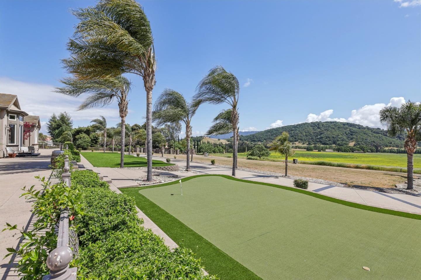 Detail Gallery Image 58 of 103 For 2995 Day Rd, Gilroy,  CA 95020 - 5 Beds | 4 Baths