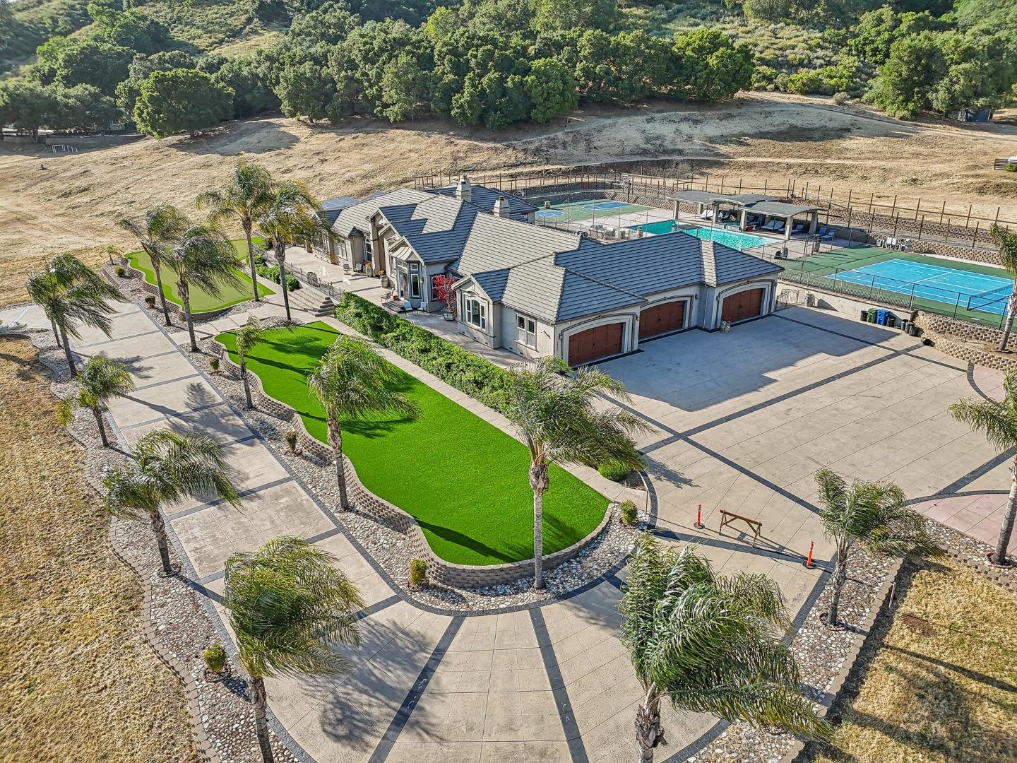 Detail Gallery Image 62 of 103 For 2995 Day Rd, Gilroy,  CA 95020 - 5 Beds | 4 Baths